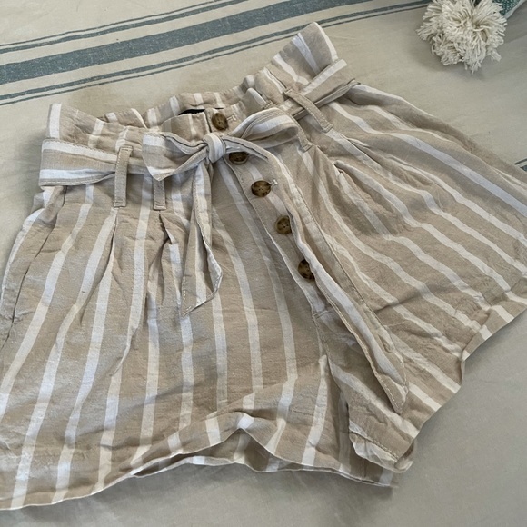 A&F Striped Paperbag Shorts - Picture 3 of 6
